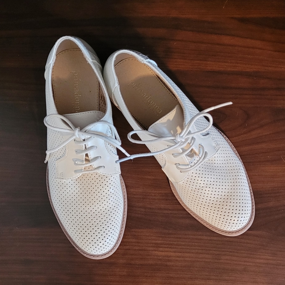 Chic LaceUp Shoes